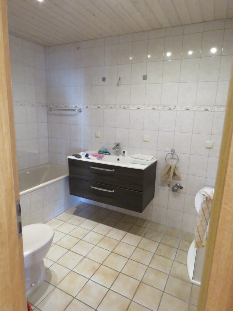 3-Zimmer-Wohnung Hattersheim – Badezimmer